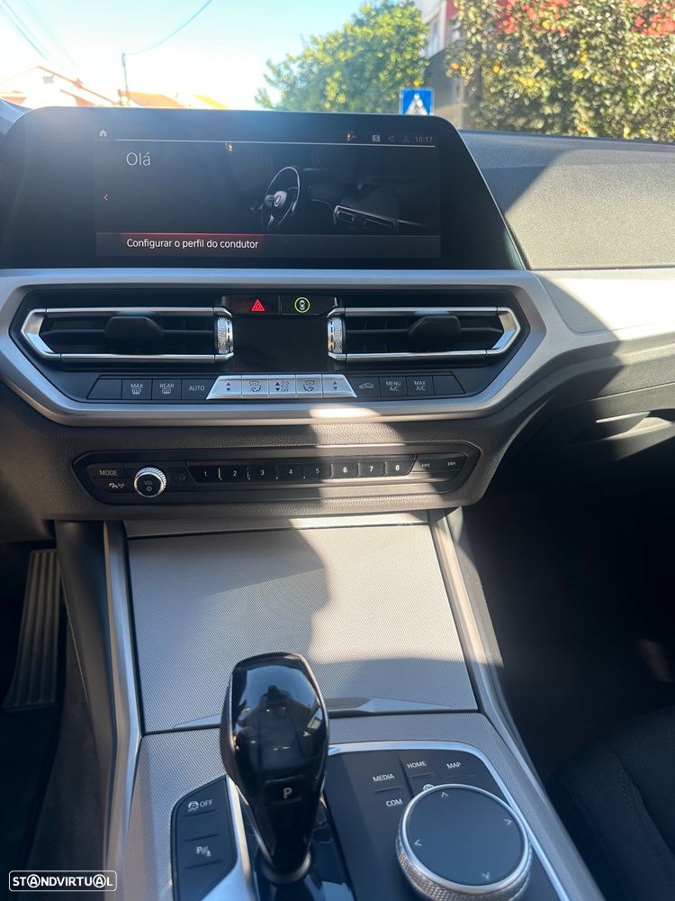 BMW 320 d Touring Auto - 16