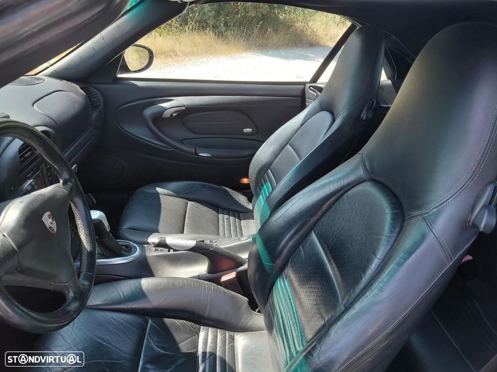 Porsche 996 Carrera 4 Cabrio - 8