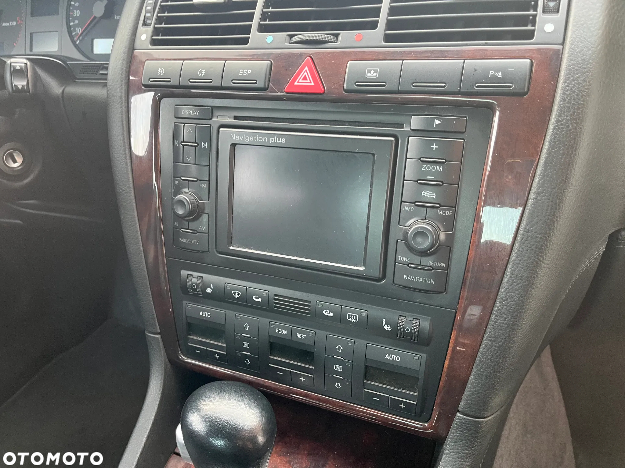 Audi A8 - 36