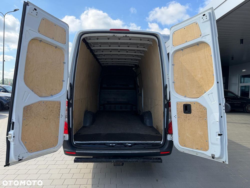 Mercedes-Benz Sprinter - 15