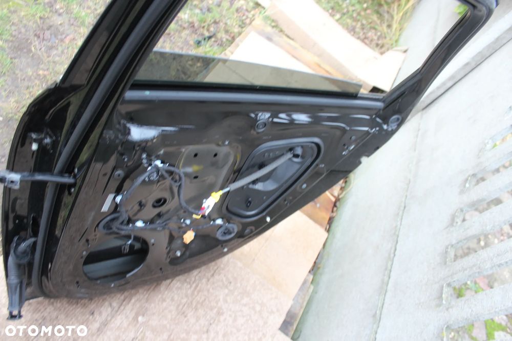 DRZWI TYLNE PRAWE AUDI A4 B9 AVANT LY9T 2017 - 18