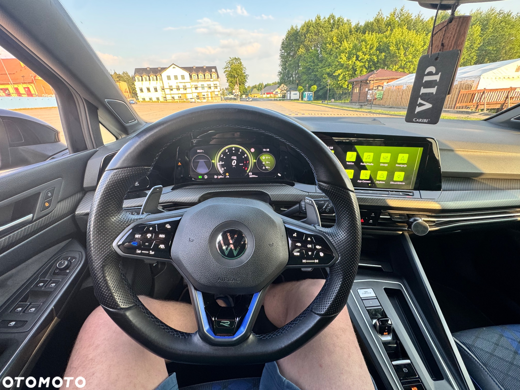 Volkswagen Golf VIII 2.0 TSI 4Motion R DSG - 18