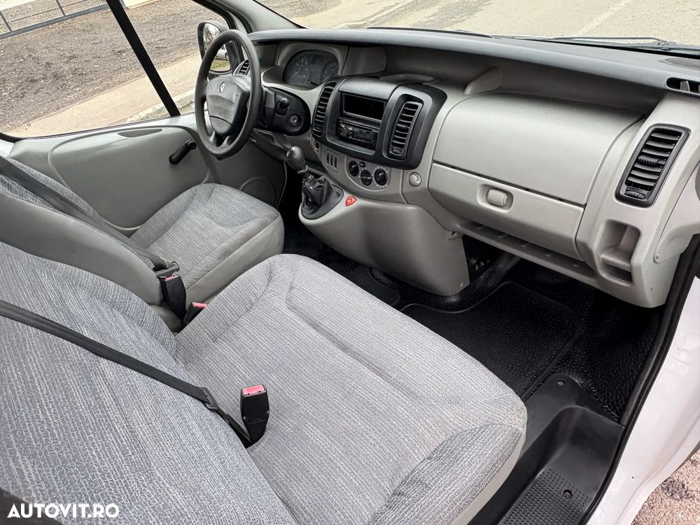 Renault Trafic 2.0 dCi 115 Combi L2H1 - 17