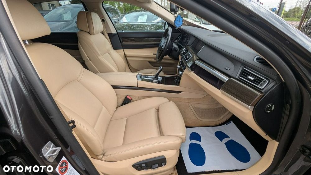 BMW Seria 7 - 17