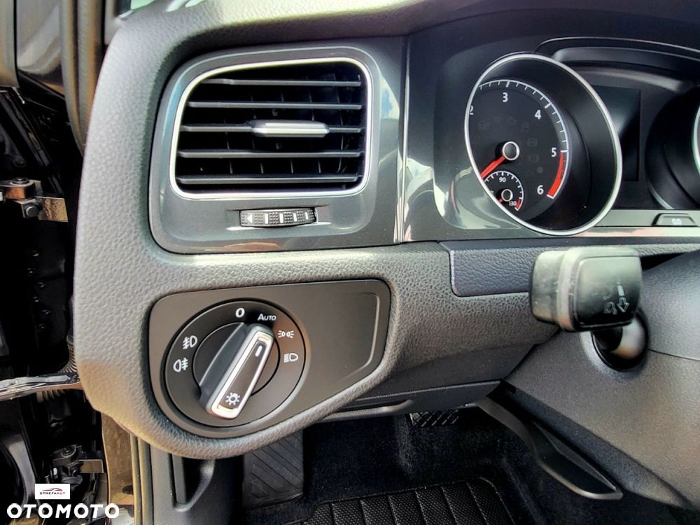 Volkswagen Golf - 36
