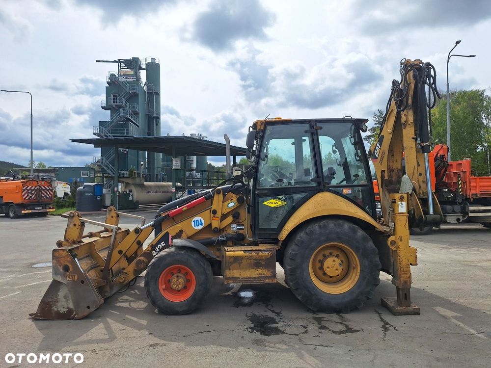 Caterpillar 432 E 4X4 - 8