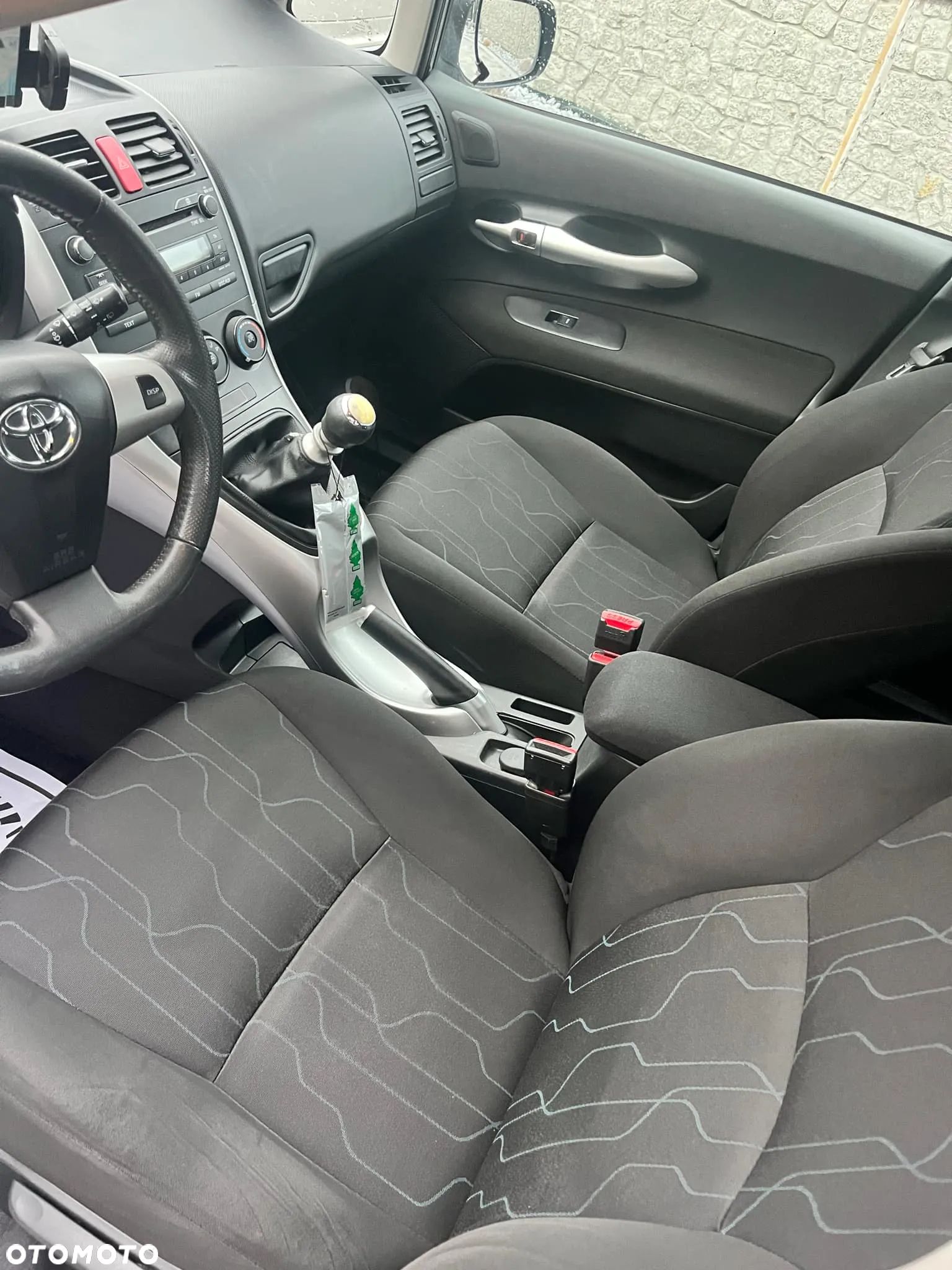 Toyota Auris - 1