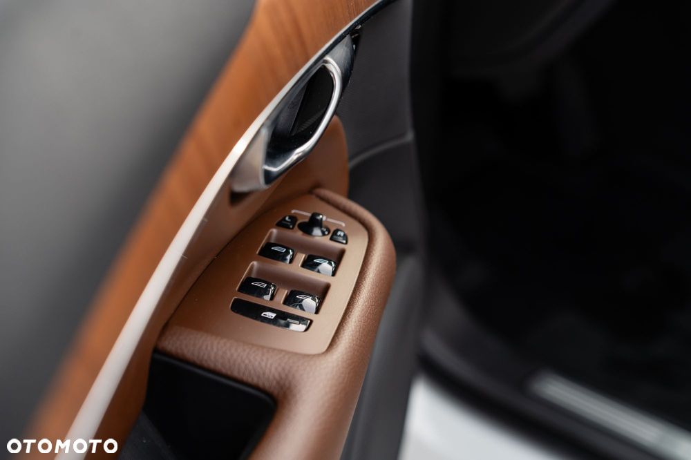 Volvo XC 90 B5 D AWD Momentum - 16