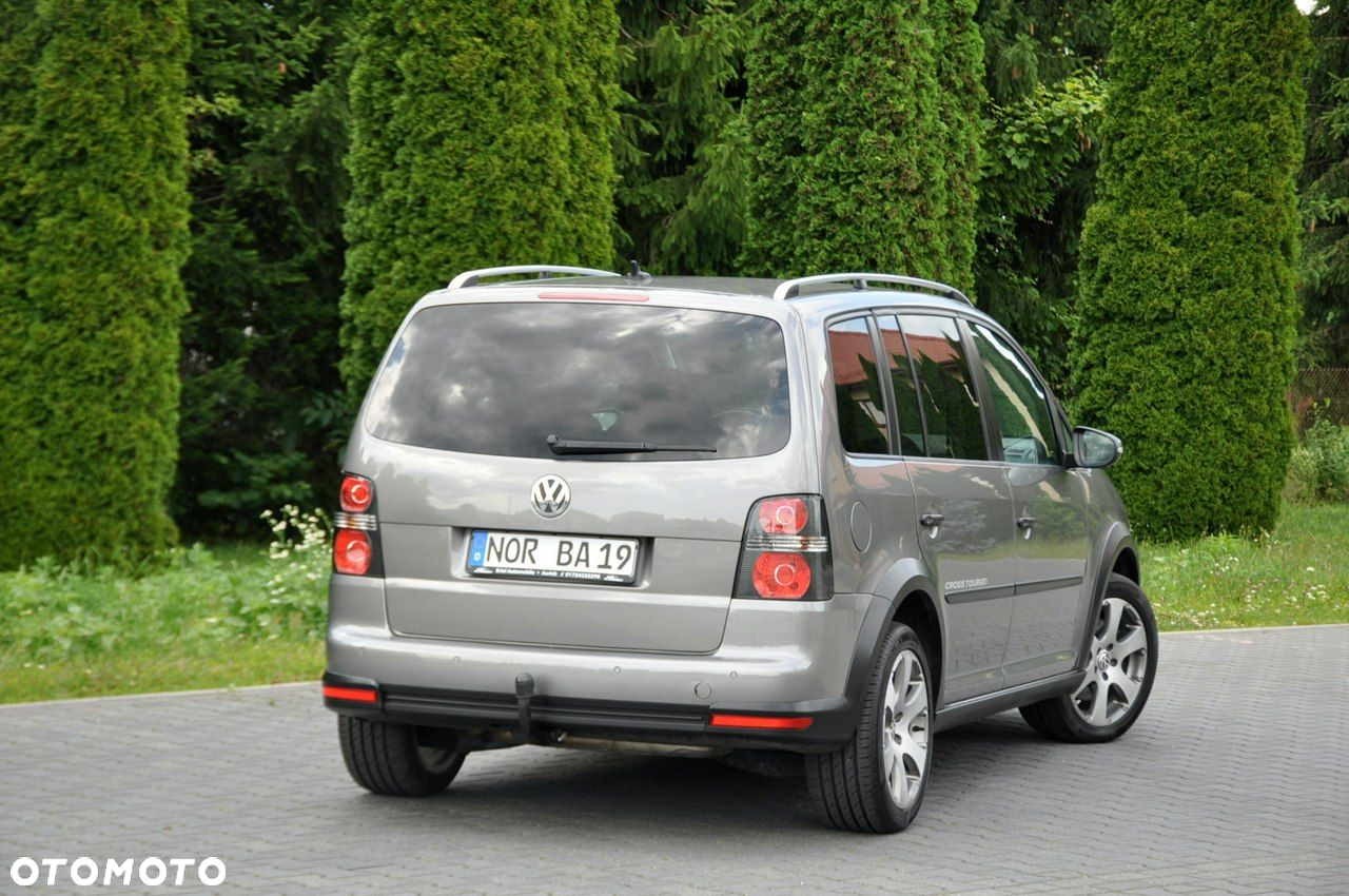 Volkswagen Touran - 7