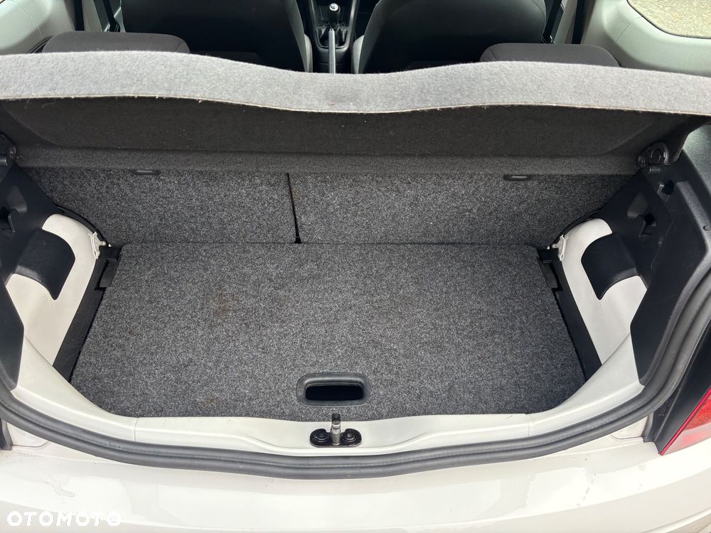 Volkswagen up! (BlueMotion Technology) move - 13