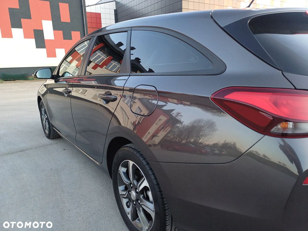 Hyundai i30 blue Kombi 1.4 - 11