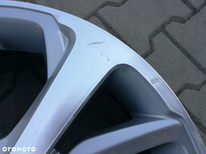 Felga aluminiowa 17" Peugeot 9673773777 - 2