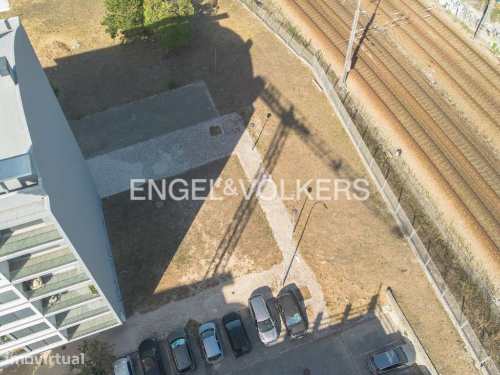 Terreno na Amadora - Grande imagem: 3/20