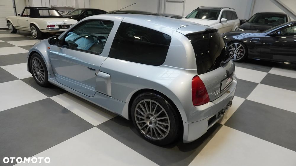 Renault Clio 3.0 V6 Sport - 3