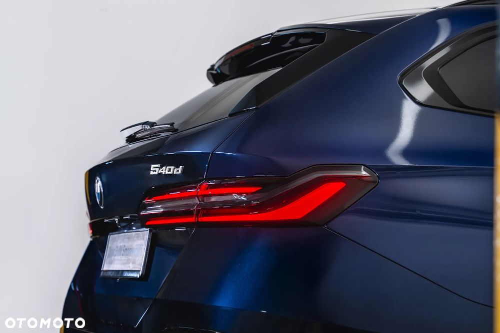 BMW Seria 5 540d xDrive mHEV M Sport - 17