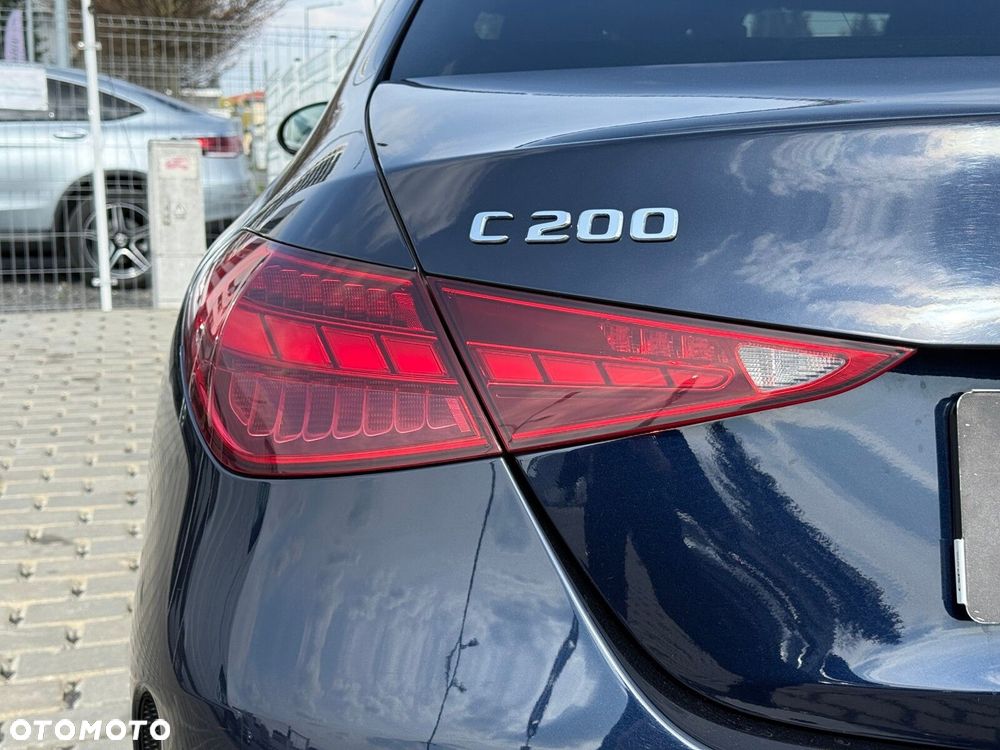 Mercedes-Benz Klasa C 200 mHEV 4-Matic AMG - 14