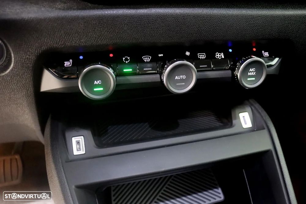 Citroën e-C4 X 50 kWh Shine - 17