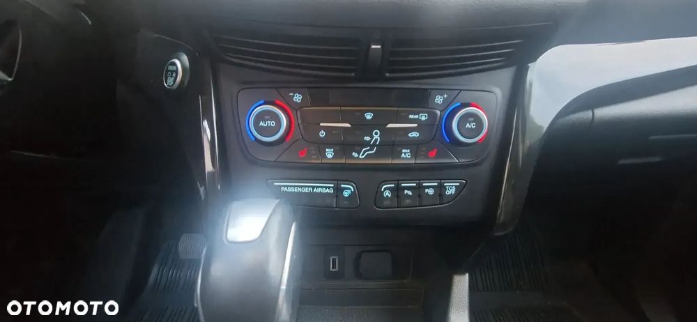 Ford Escape 2.0 EcoBoost AWD Titanium - 11