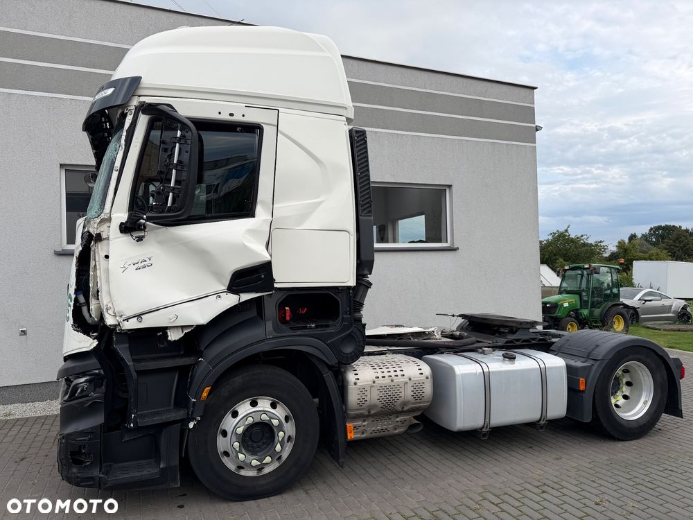 Iveco S-WAY 490 Magirus - 6