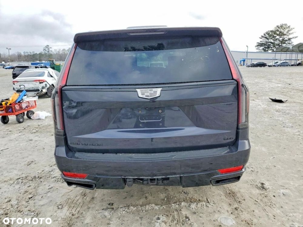 Cadillac Escalade - 5