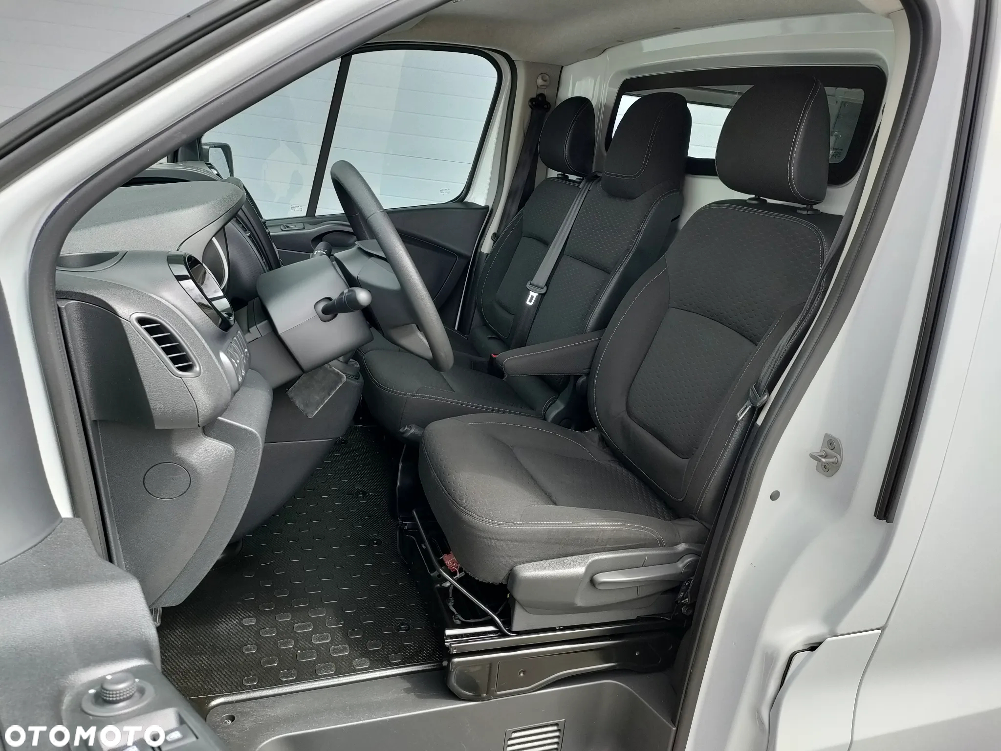 Opel Vivaro - 10