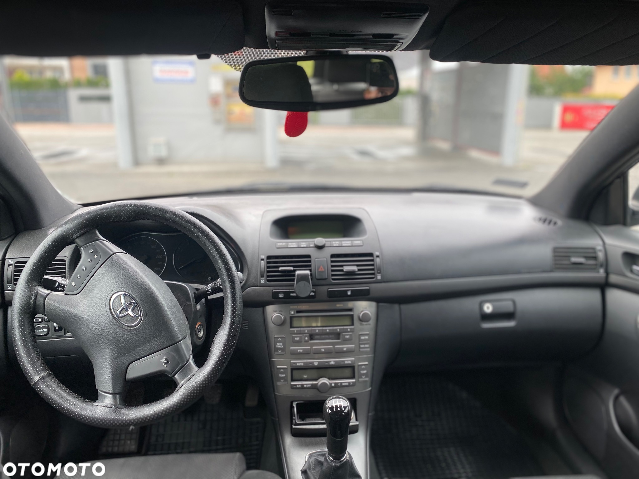 Toyota Avensis 1.8 VVT-i Luna - 4