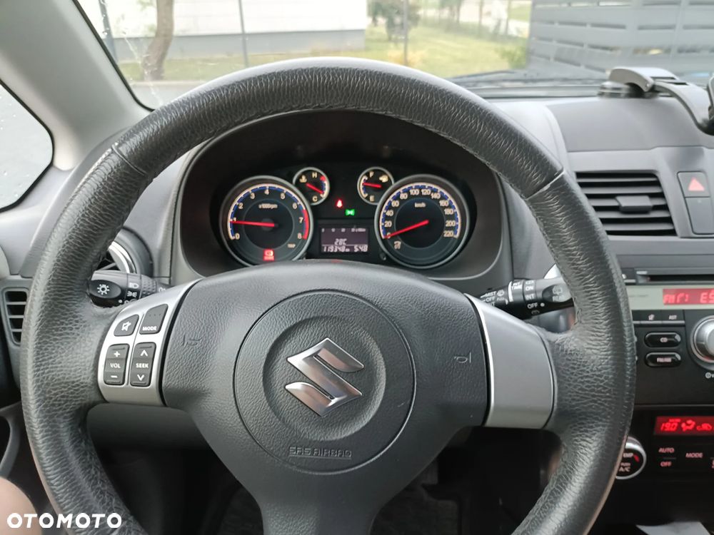 Suzuki SX4 1.6 Premium - 7