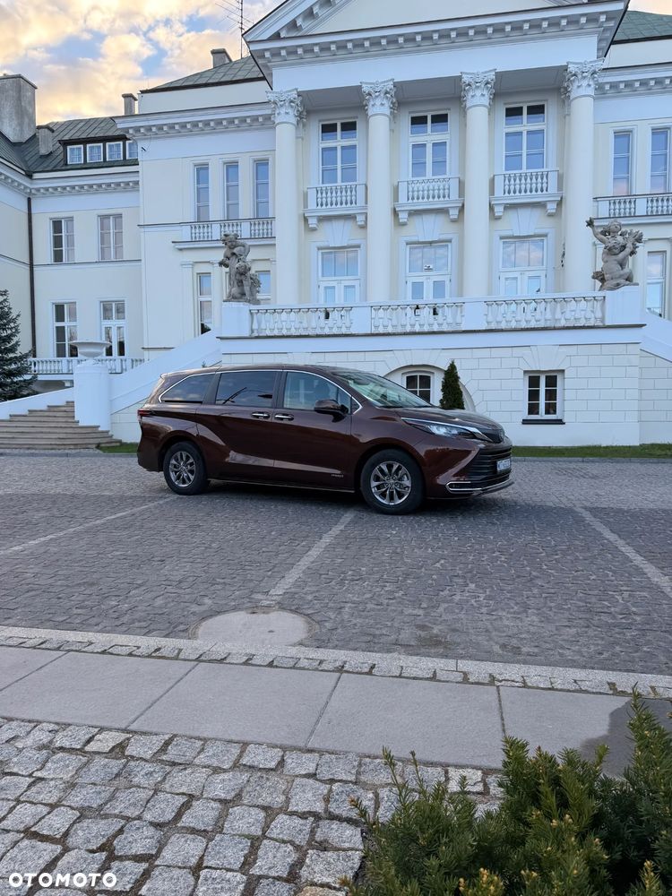 Toyota Sienna - 3