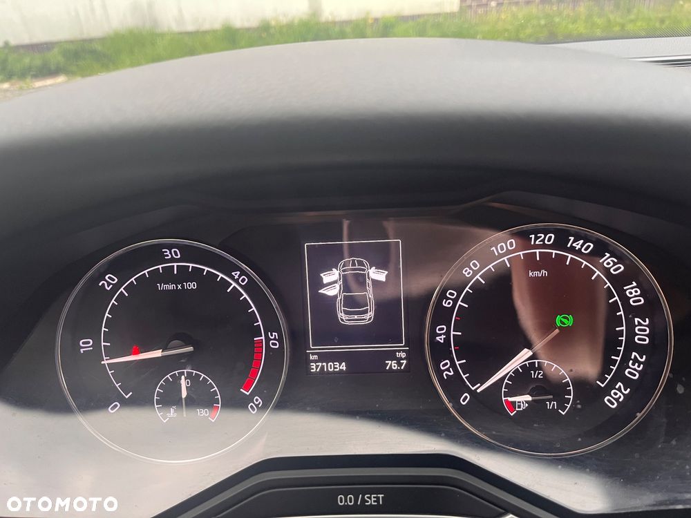 Skoda Superb 2.0 TDI Active DSG7 - 12