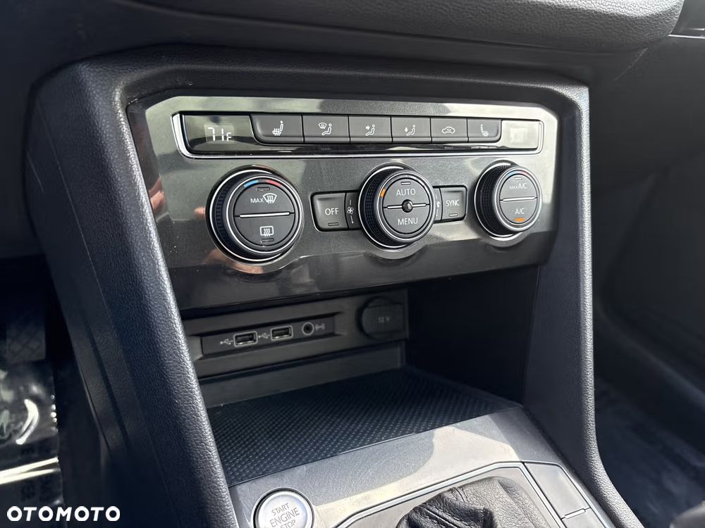 Volkswagen Tiguan - 19