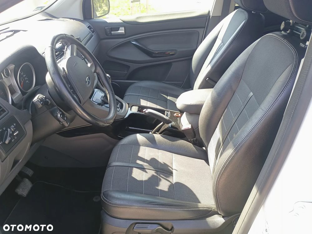 Ford Kuga 2.0 TDCi 4x4 Titanium - 6