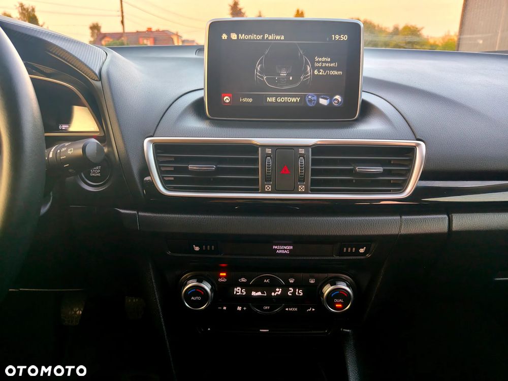 Mazda 3 SKYACTIV-G 120 NAKAMA - 33