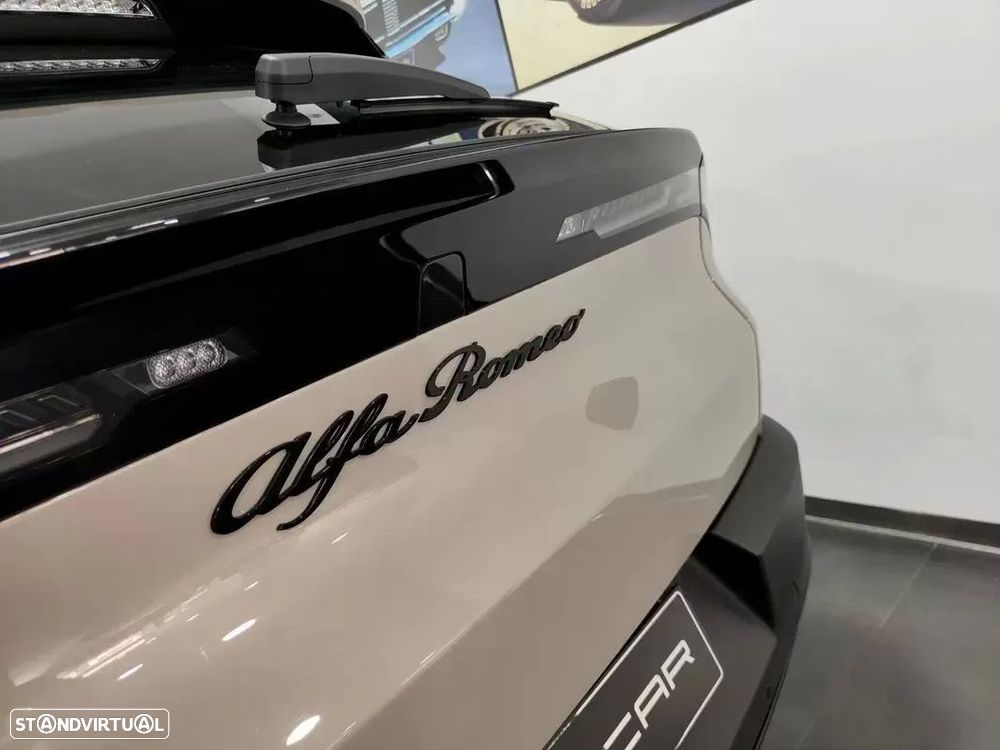 Alfa Romeo Junior Elletrica 50 kWh Launch Edition - 26