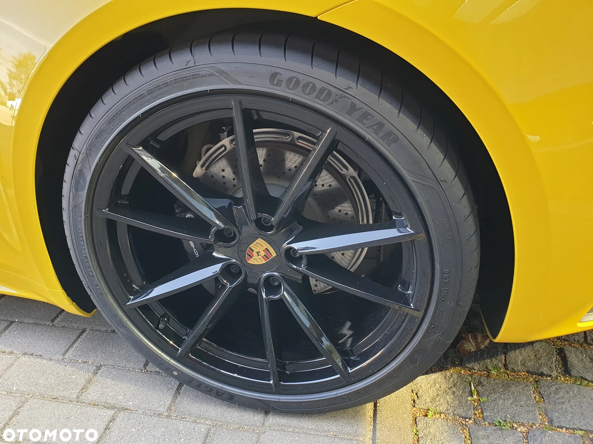 Porsche 911 Carrera 4 Cabrio - 8