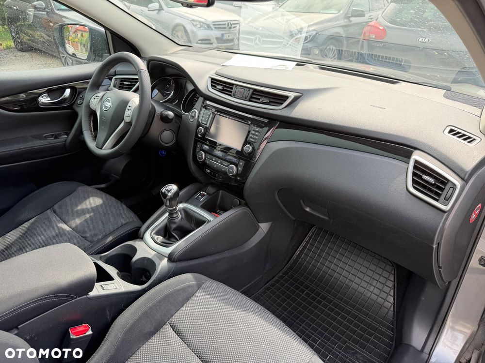 Nissan Qashqai 1.6 DIG-T N-Connecta - 39