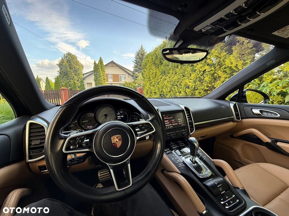 Porsche Cayenne S E-Hybrid - 14