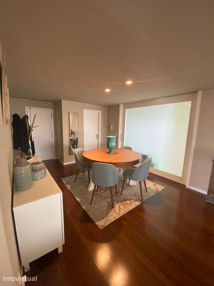 T2 remodelado com vista mar, duas varandas e elevador - Vila do Conde - Grande imagem: 3/18