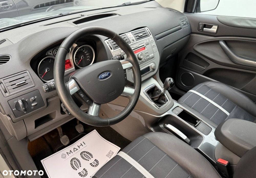 Ford Kuga 2.0 TDCi 4x4 Titanium - 23