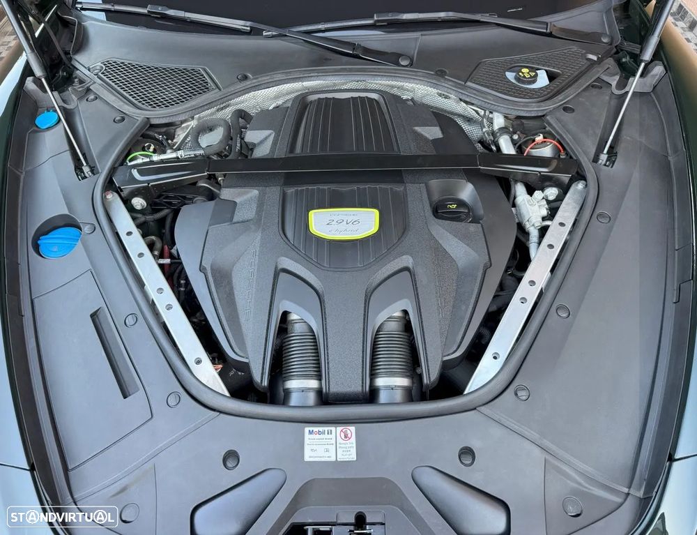 Porsche Panamera Sport Turismo 4 E-Hybrid - 32
