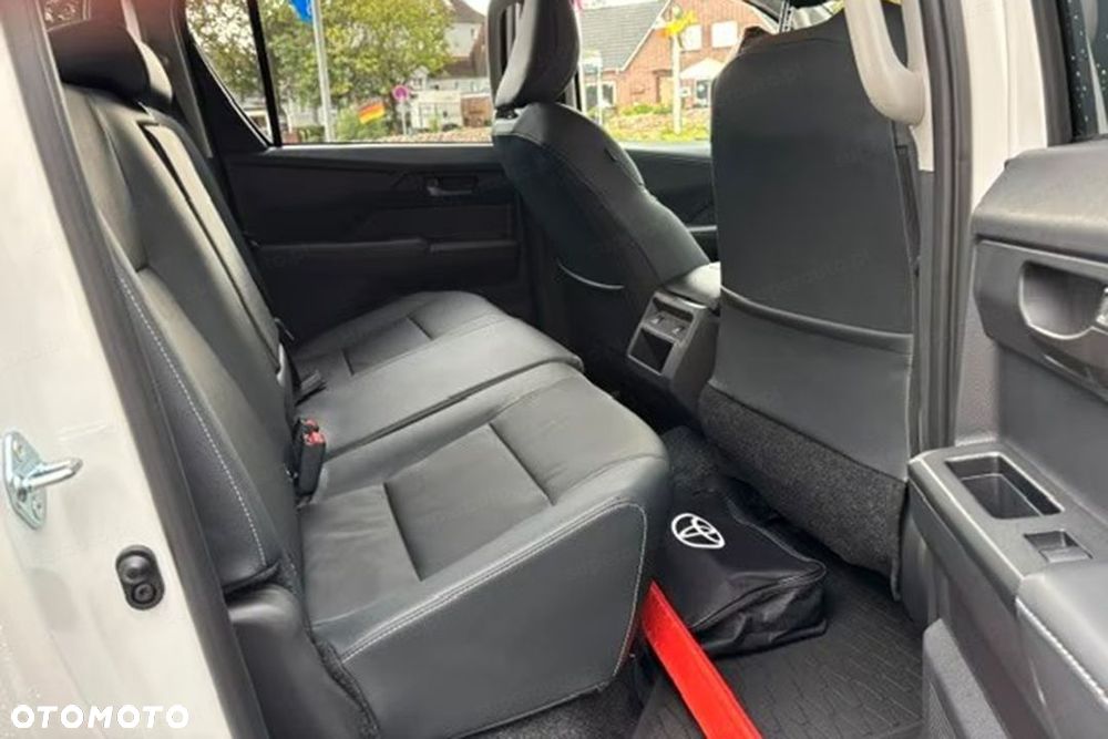 Toyota Hilux - 14