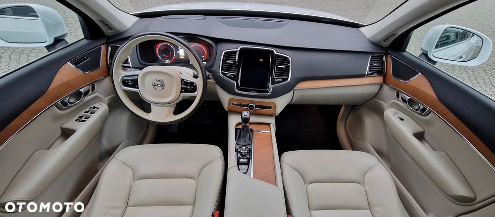 Volvo XC 90 T6 AWD Geartronic Momentum Pro - 27