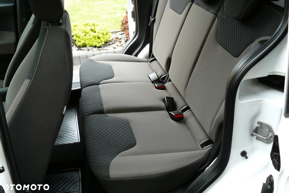 Ford Transit Courier Trend - 17