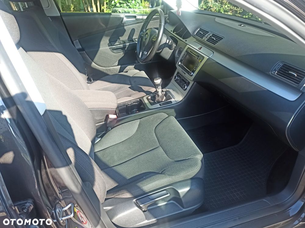 Volkswagen Passat 2.0 TDI Comfortline - 4