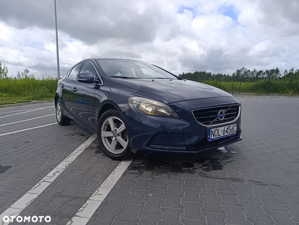 Volvo V40 D2 Momentum - 1