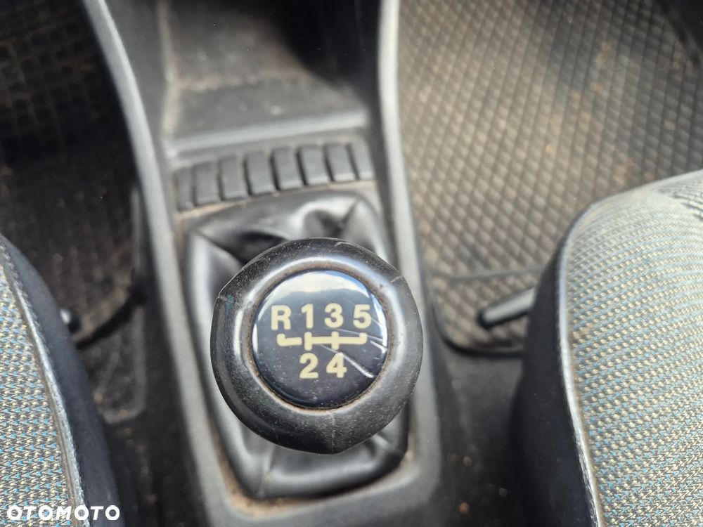 Volkswagen Golf 1.6 GL - 14