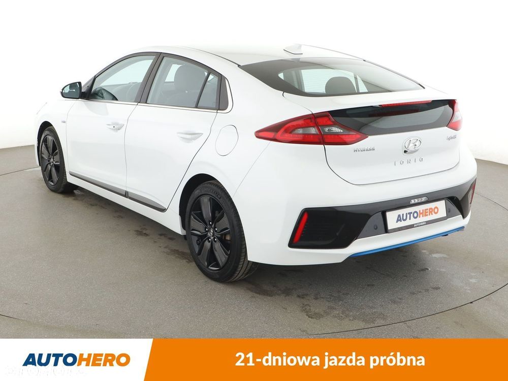 Hyundai IONIQ - 4