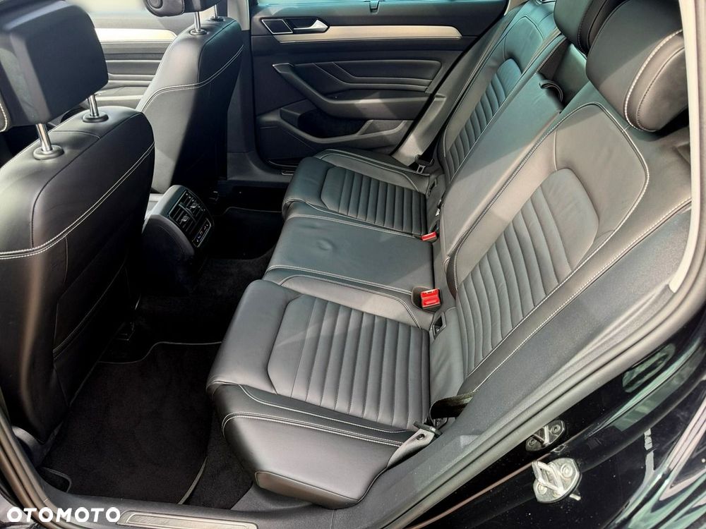 Volkswagen Passat - 22