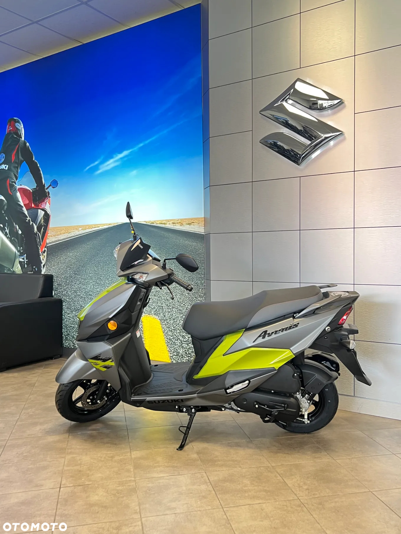 Suzuki Avenis - 2