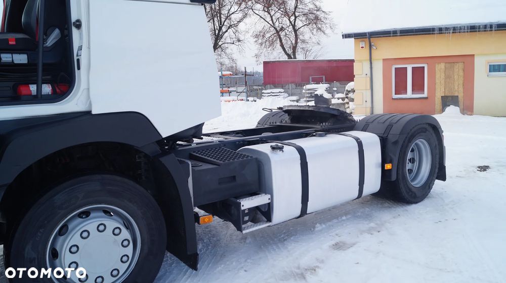 Renault Seria T - 12