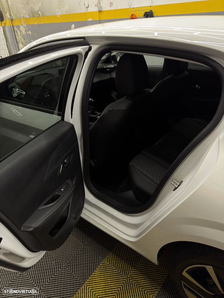 Peugeot 208 1.2 PureTech Allure - 6